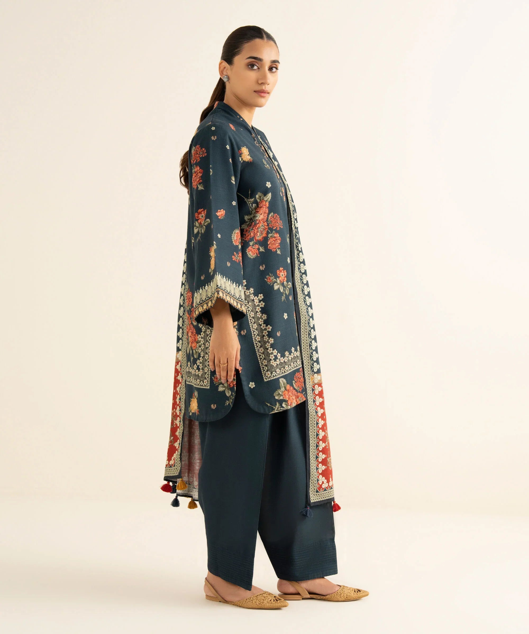 3 Piece - Printed Light Khaddar Suit