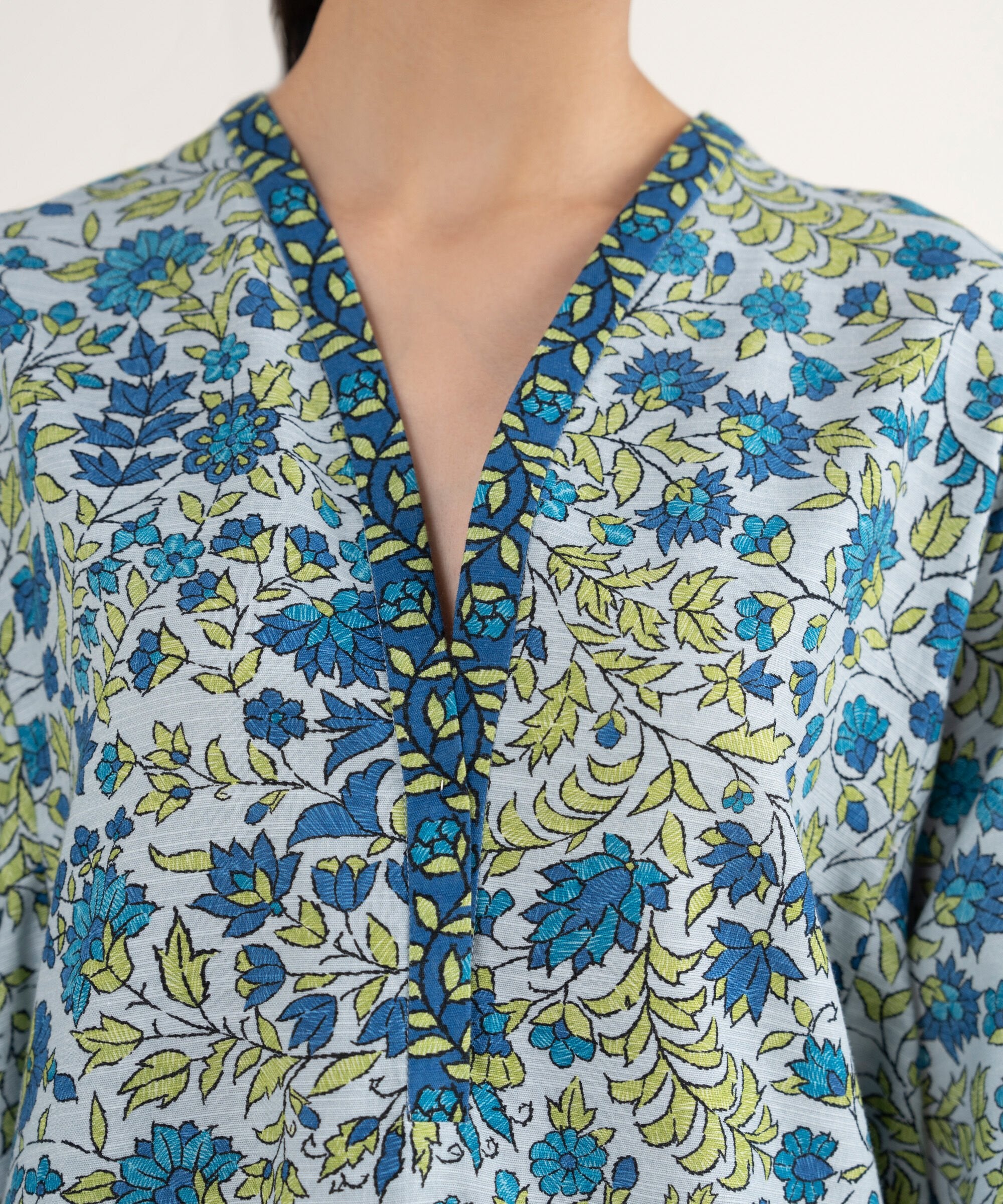 3 Piece - Printed Khaddar Suit